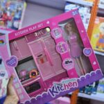 Barbie y cocina de 2 cuerpos